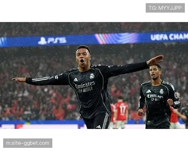 姆巴佩梅开二度难救主 皇马欧冠之夜遭遇黑色三分钟